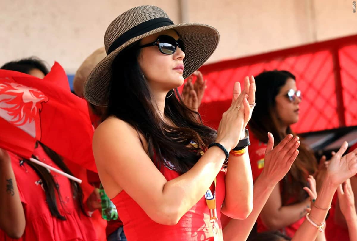 sagarika ghatge and nanda birthday to simmba success party top 5 bollywood news