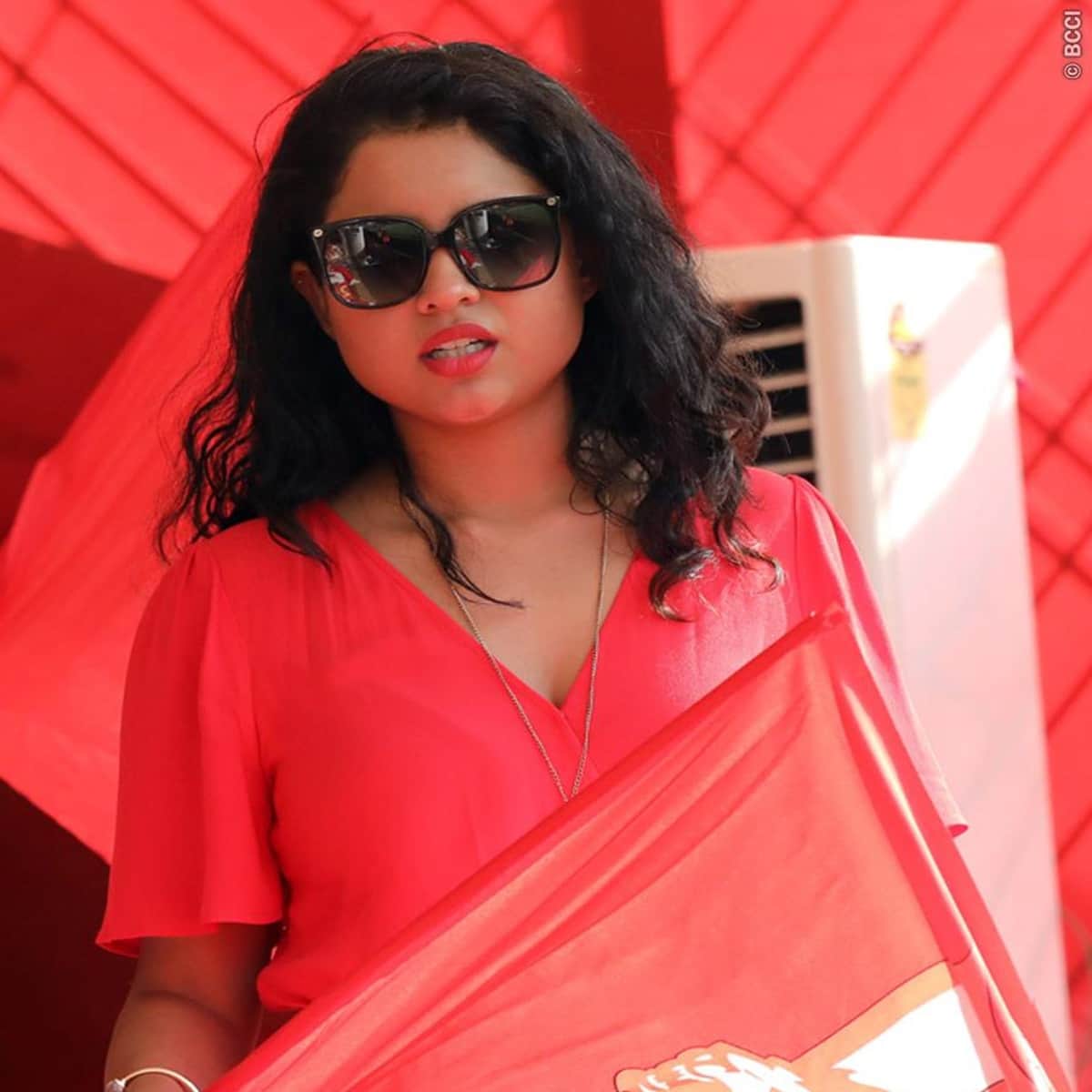 From Yuvi to Ashwin family, Wives of cricketers at ipl 2018