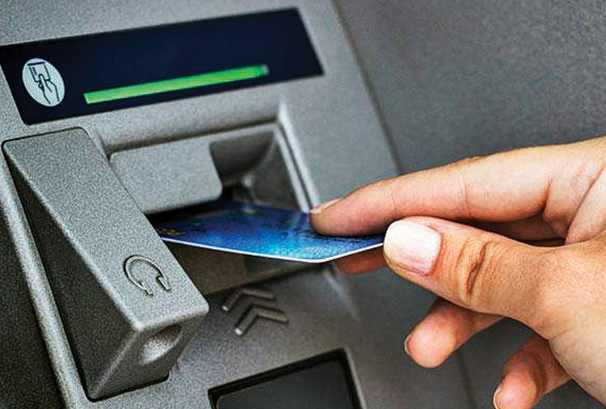 Police arrested four romanian people for ATM Robbery in delhi