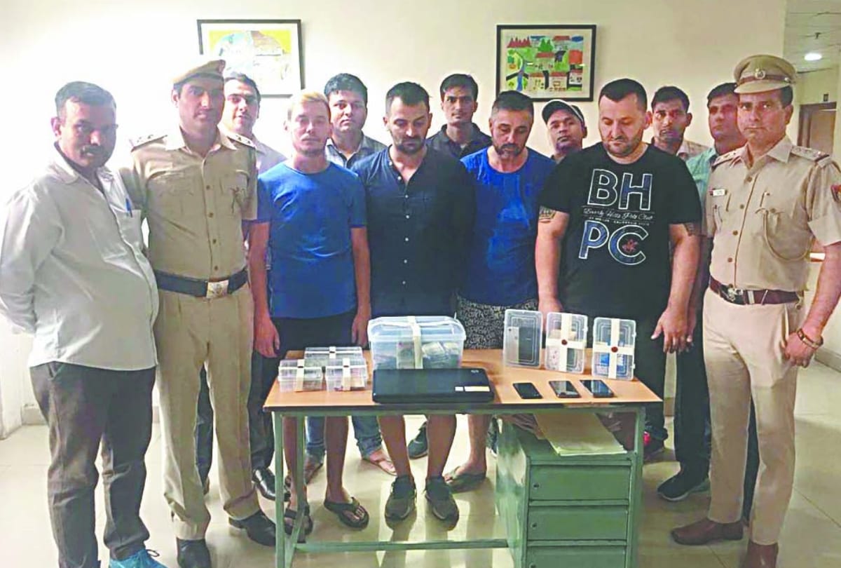 Police arrested four romanian people for ATM Robbery in delhi