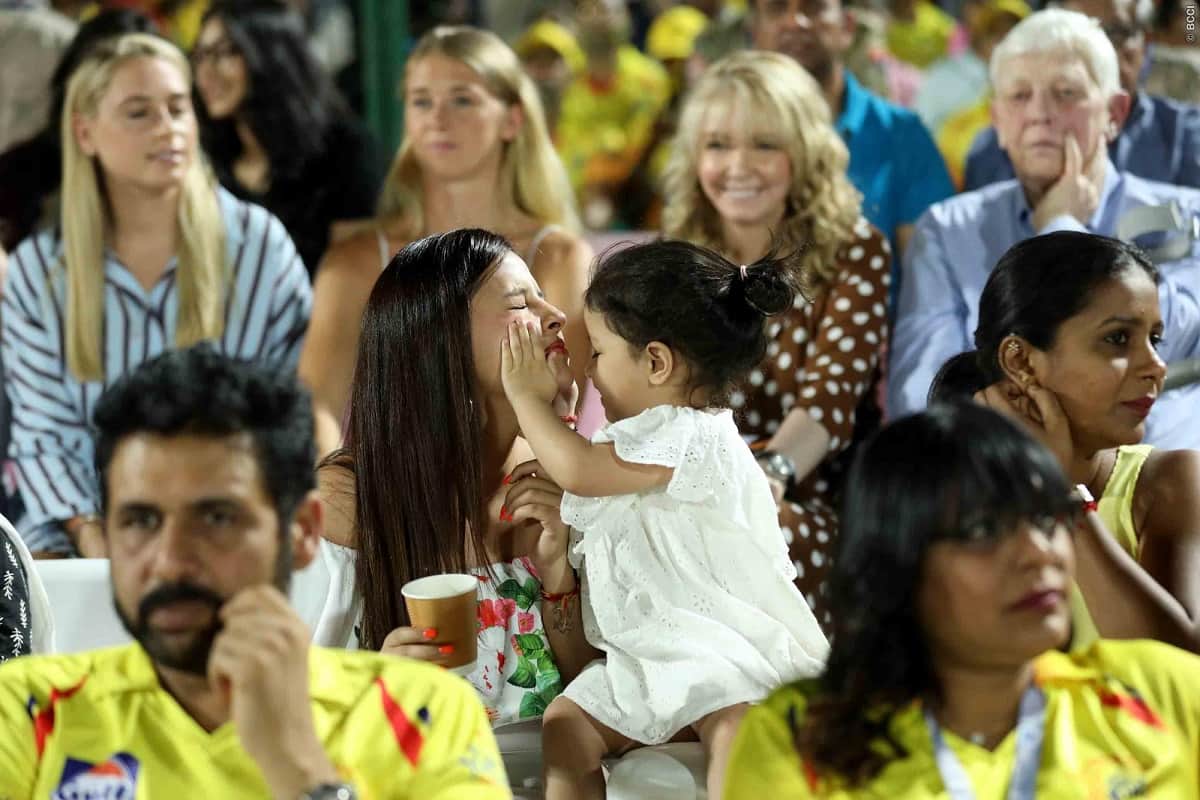 ms dhoni wif sakshi funny moments with jeeva during match against rajasthan royals