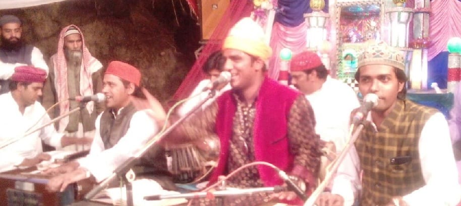  viewers dance on the qawwali at Urs festival
