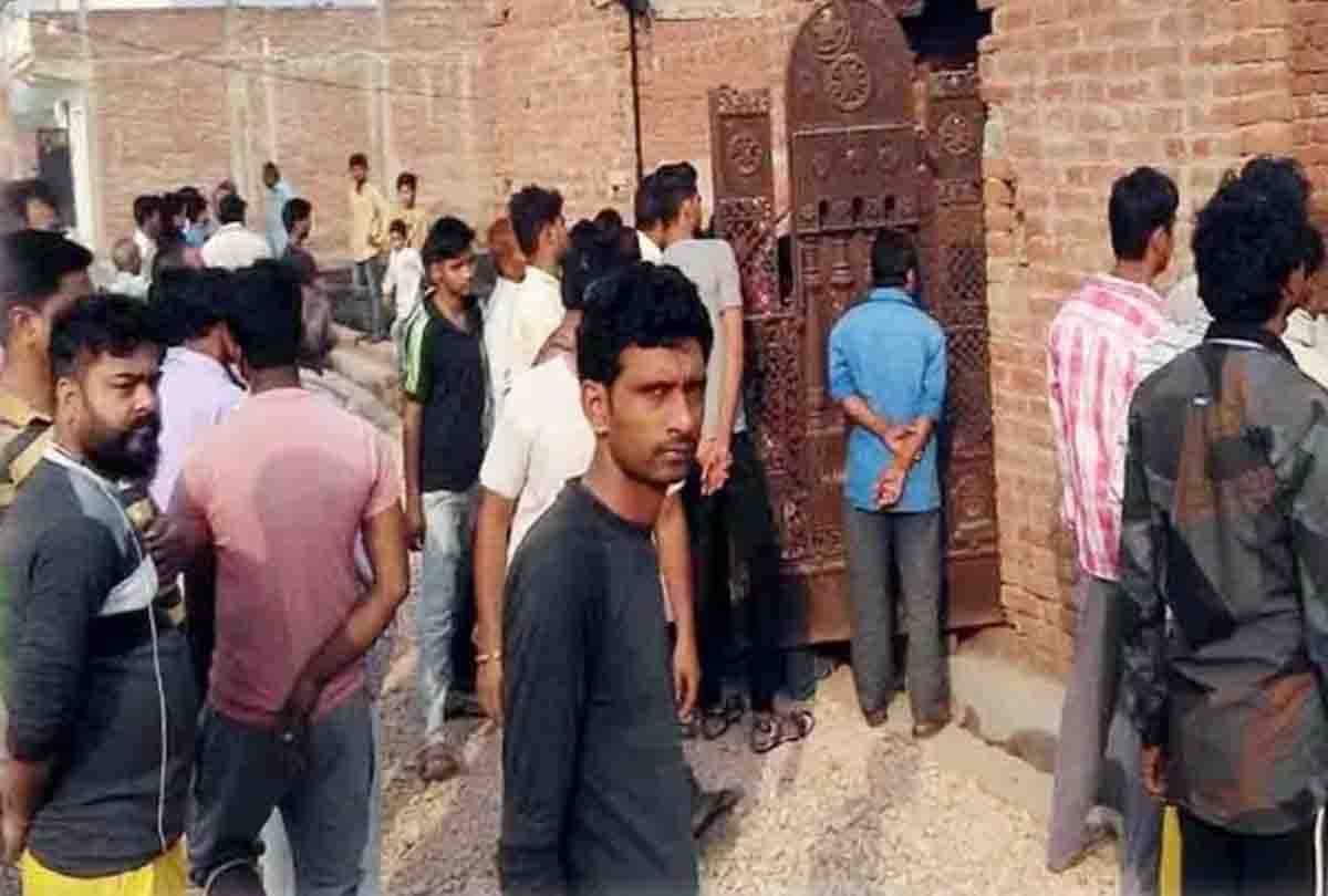 brutal murder of a young man in Etawah