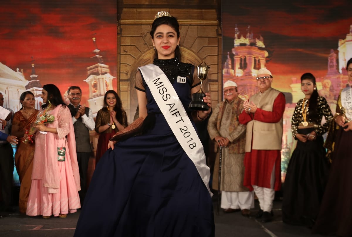 fashion show organised in lucknow by asma hussain fashion technology