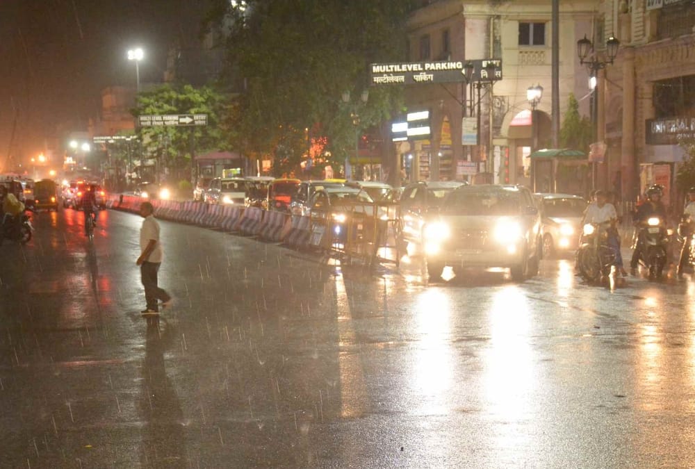 raining with fast winds in lucknow.