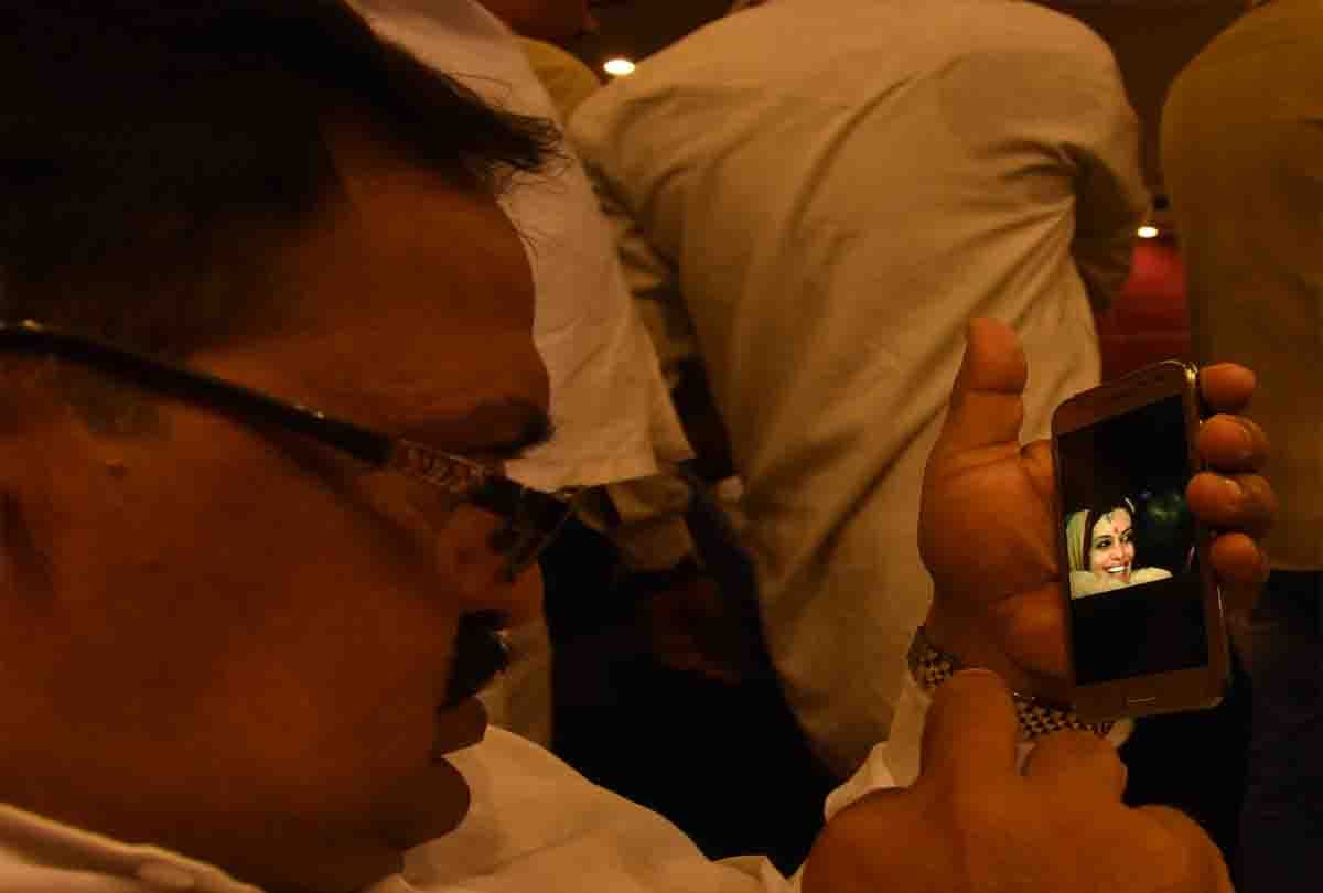 angry Congress workers Unhappy with performance
