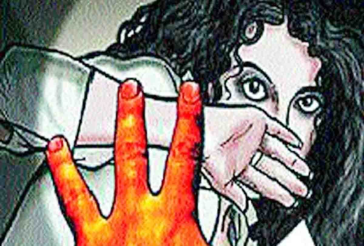 Women accused sub inspector of rape