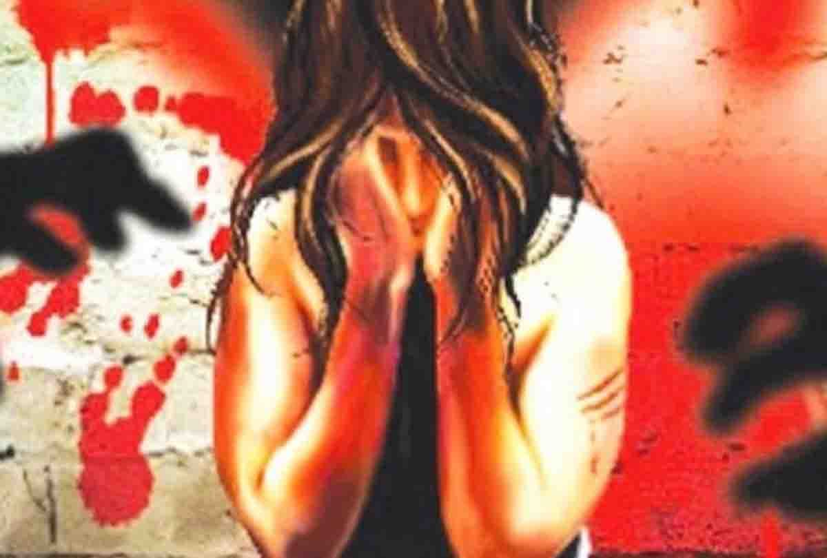 Women accused sub inspector of rape