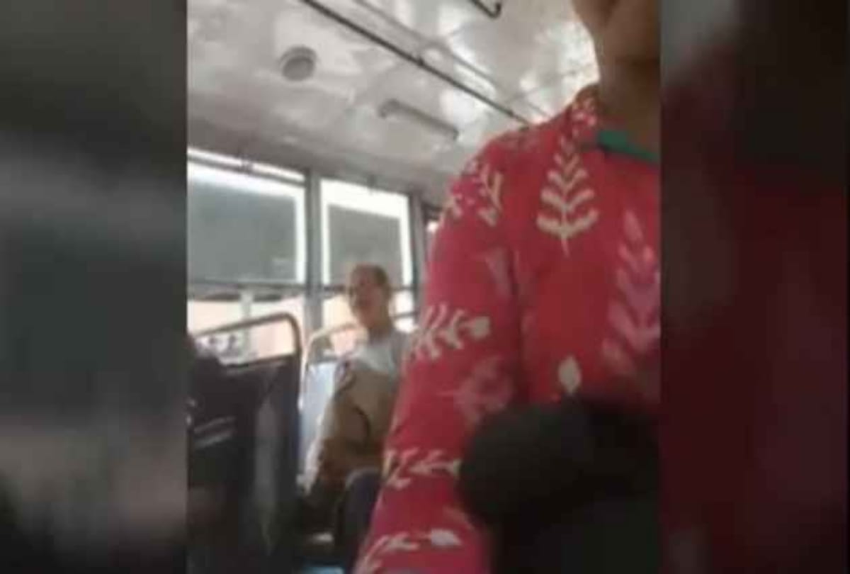 man masturbates in bus, police arrested after facebook video 