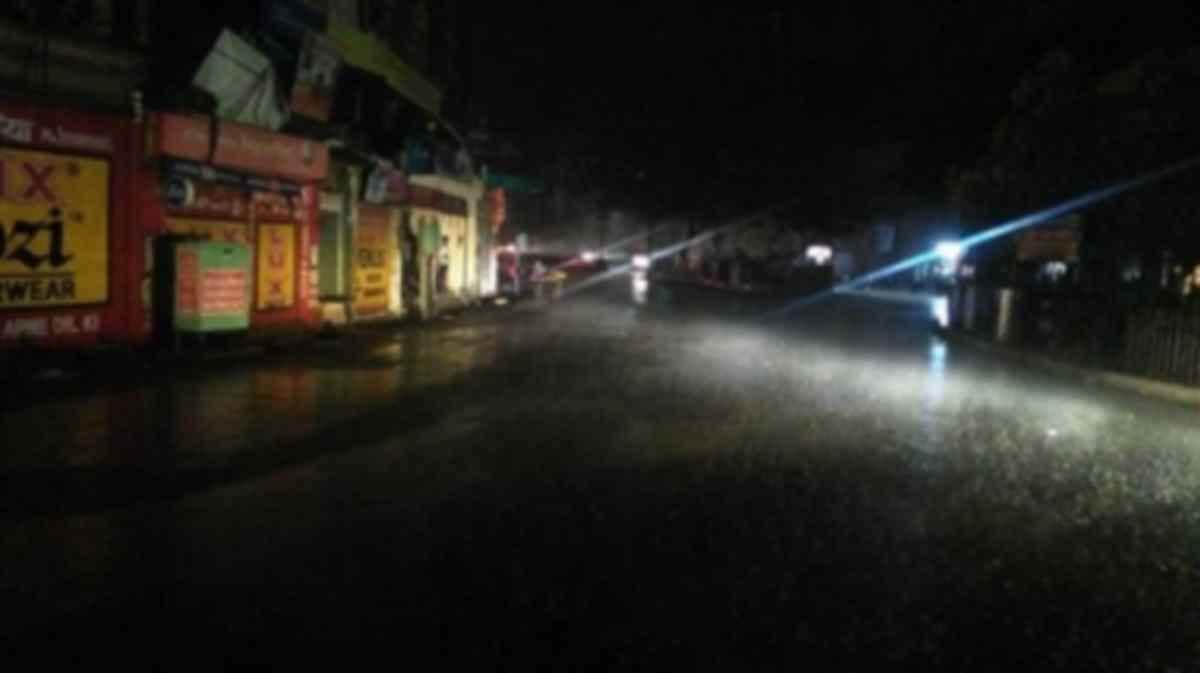 Rainfall in lansdowne during hot summer weather