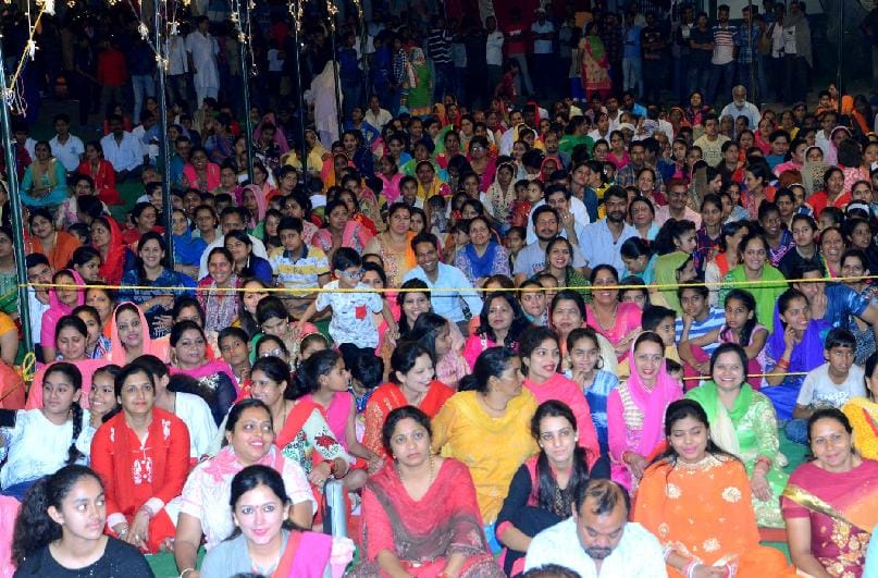 मां के भजनों पर सारी रात झूमते रहे भक्त