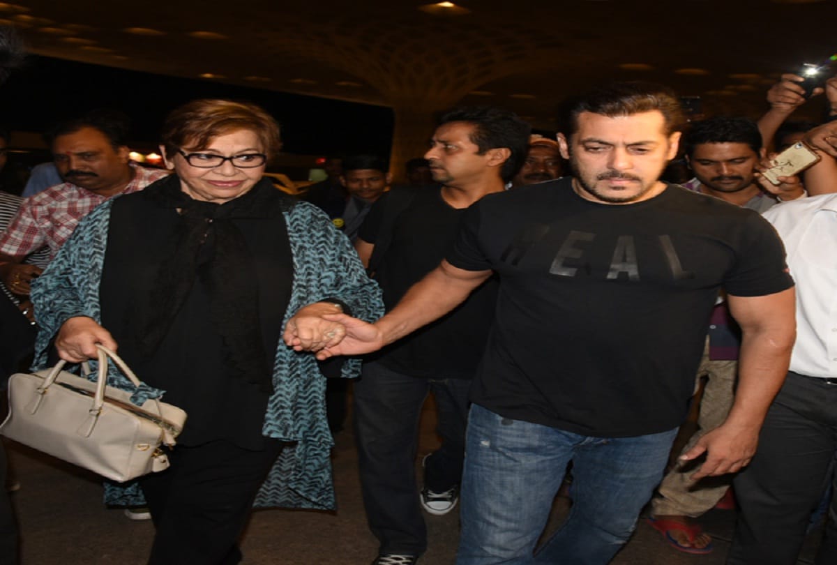 Mother Day special Bollywood stars and their step mothers who share an eternal bond