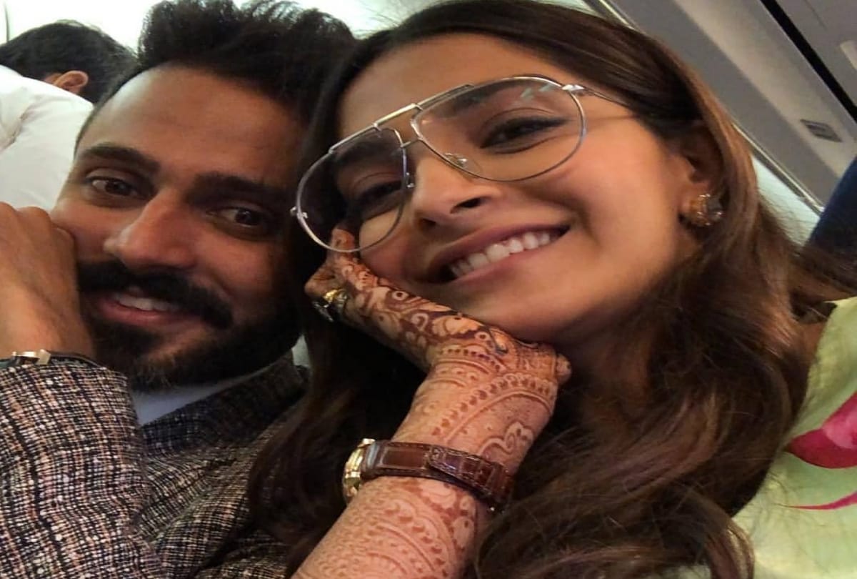 sonam kapoor receive husband anand ahuja at mumbai airport