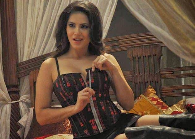 Sunny Leone hot scene in bollywood film on her birthday