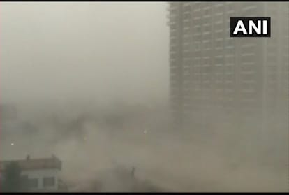Weather took a turn in delhi NCR-Gurugram as strong winds 