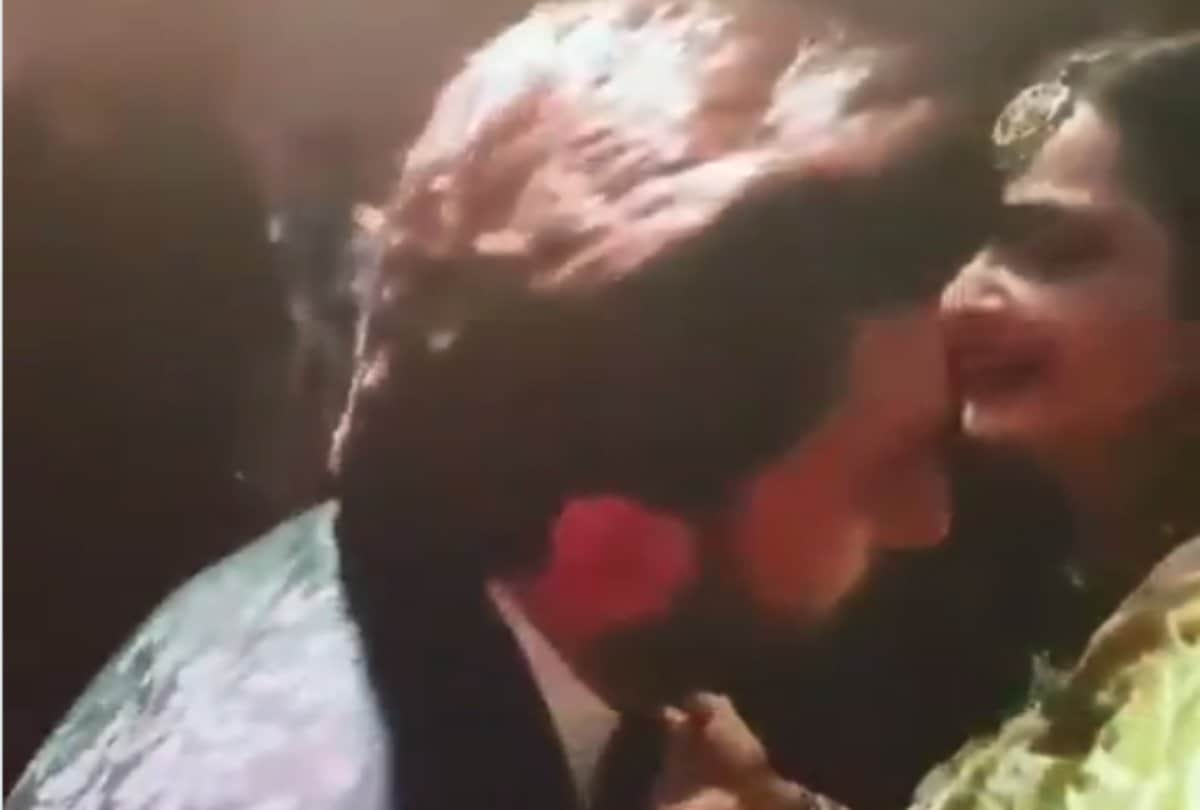 rekha dance video viral from sonam kapoor reception