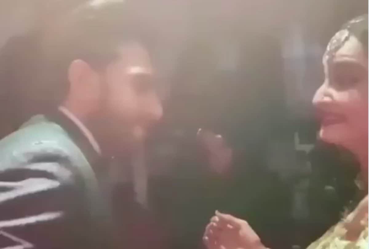 rekha dance video viral from sonam kapoor reception