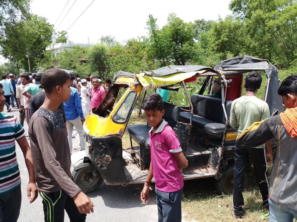 a woman died in road accident