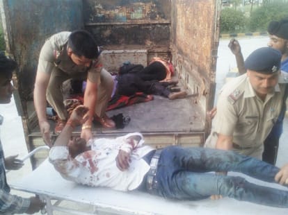 Truck and car Accident in udham singh nagar five killed