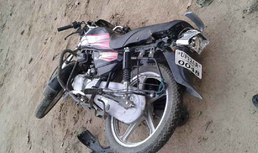 Child death due to tractor trolley collapse
