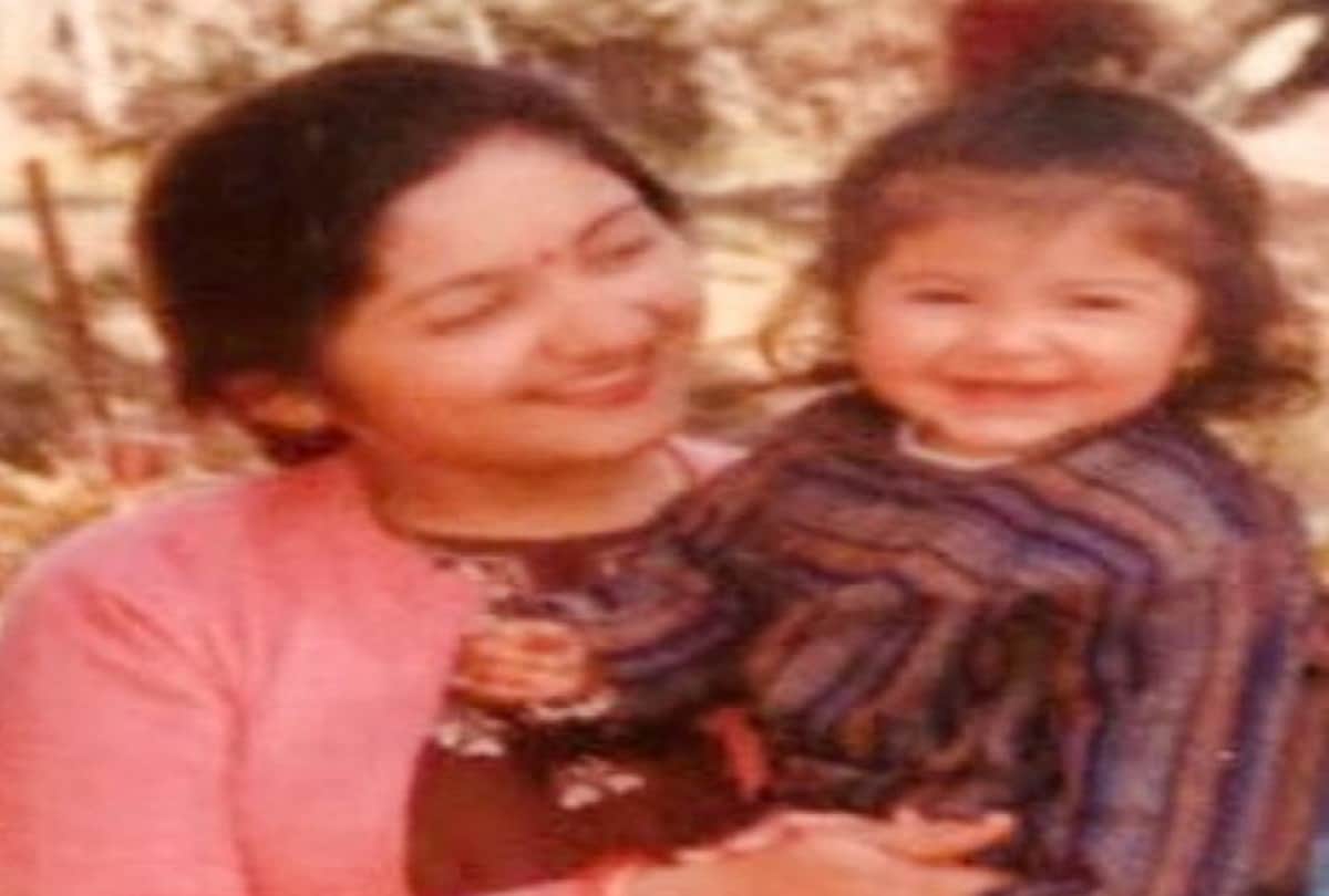 Actress anushka sharma Trolled by Users For post on mothers day