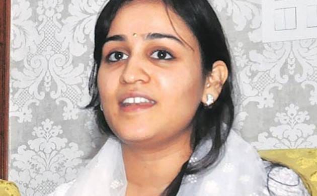 Mulayam singh daughter in law aparna yadav godaan to badrinath dham