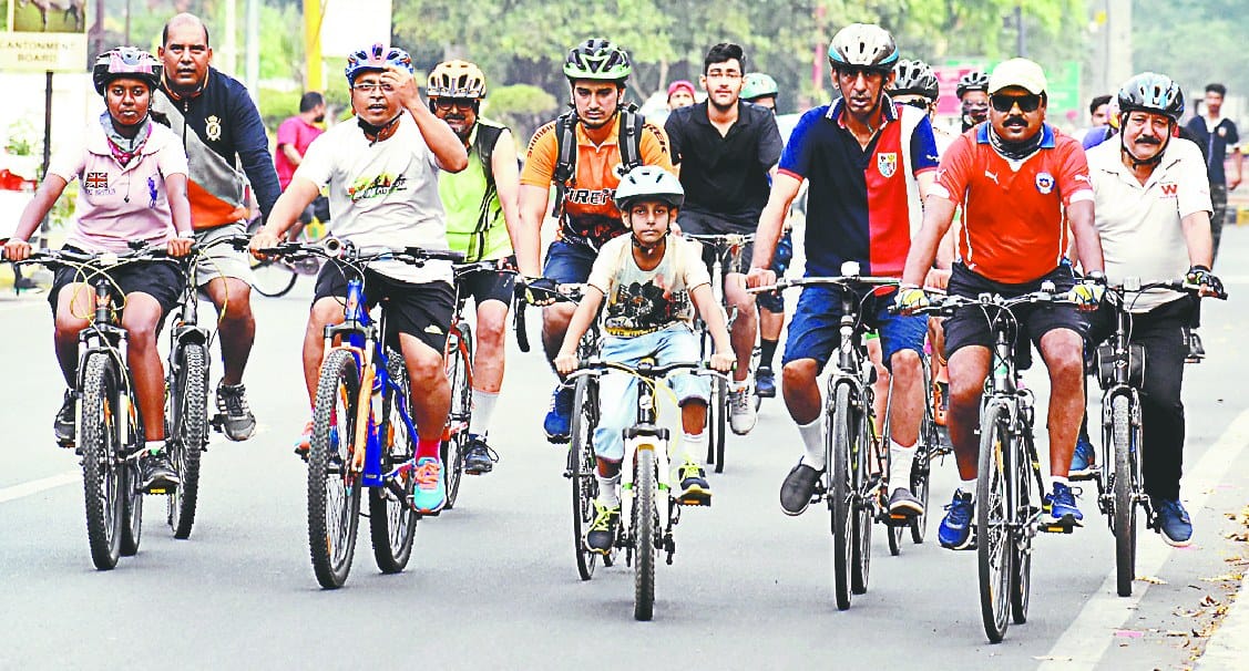 cykiling kr de rhe pryavaran bchane ka sandesh