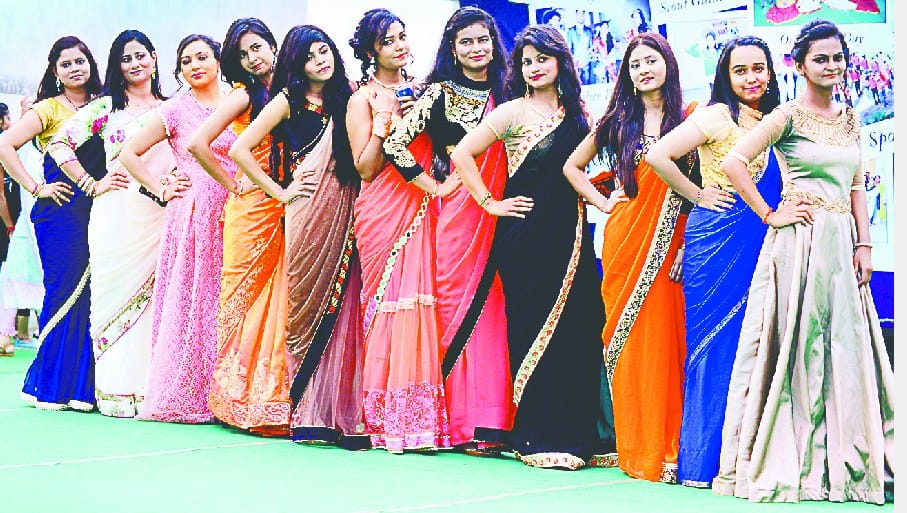 junior chhatro ne di sinior chhatro ko bdhai