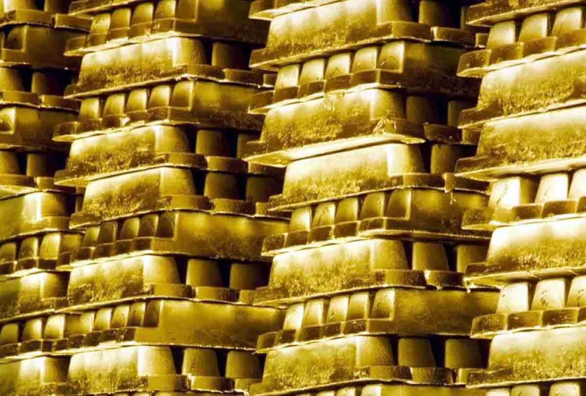 gold smuggling businessman in Kanpur city 