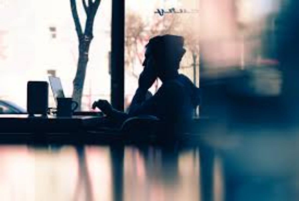 Girlfriend refuse to take three lakh dollars for break up 