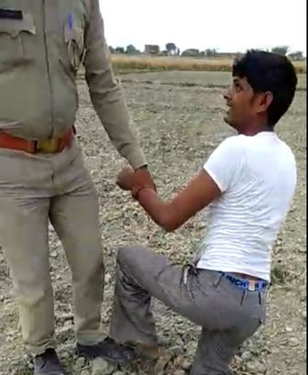 mainpuri viral video of inhuman face of up police 