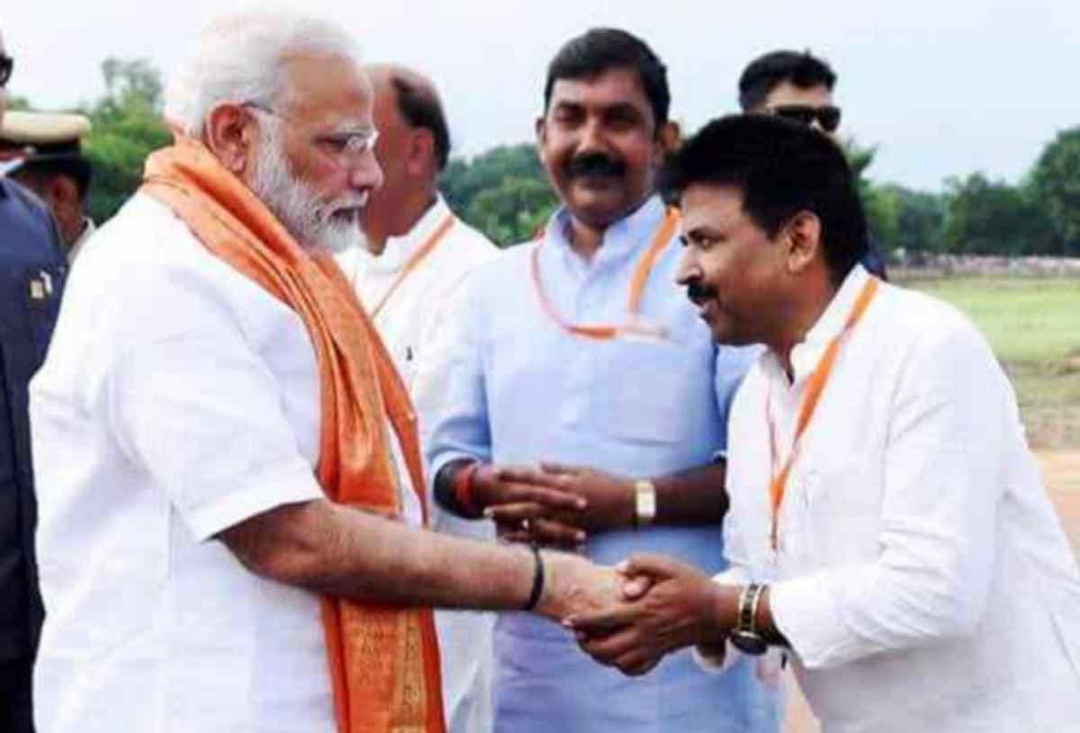 Mahesh shrivastava became BJP president of kashi area 