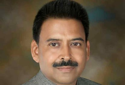 Mahesh shrivastava became BJP president of kashi area 