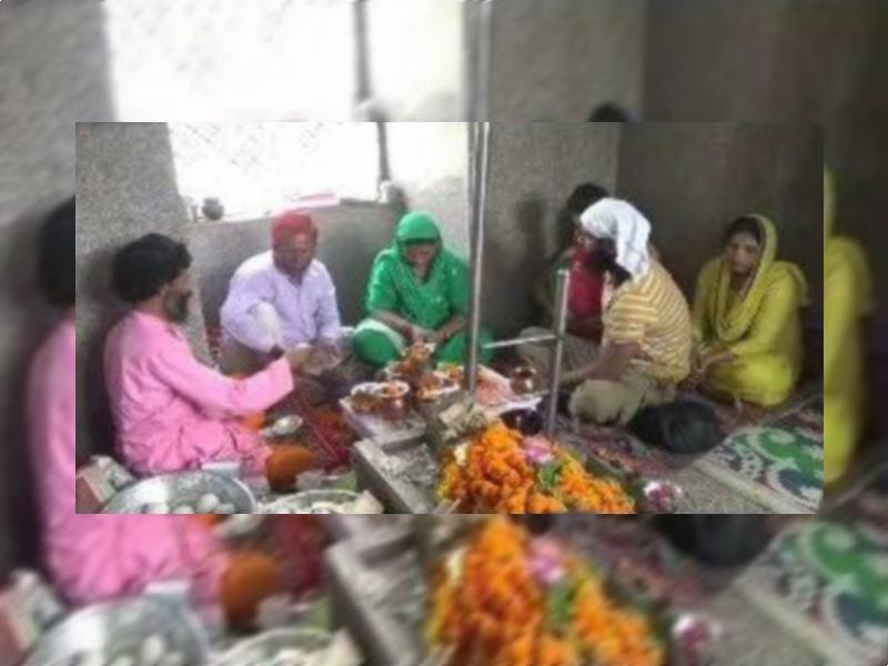 muslim couple puja for pitra mukti