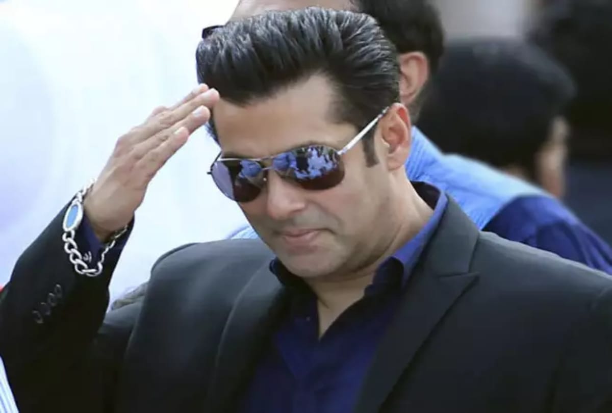 Maharashtra Forest Department issued notice salman khan for violating the Forest Act