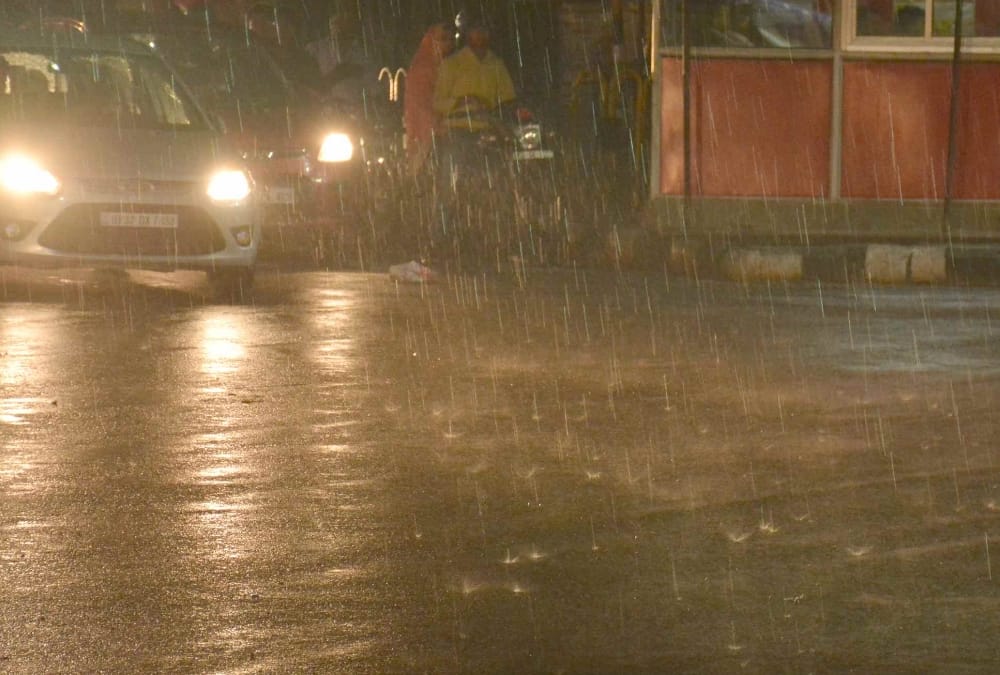 twenty three died because of weather in uttar pradesh.