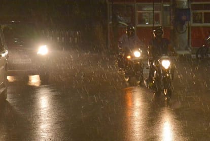 twenty three died because of weather in uttar pradesh.