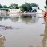 बारिश से जल मग्न हुआ पुलिस लाईन परिसर।