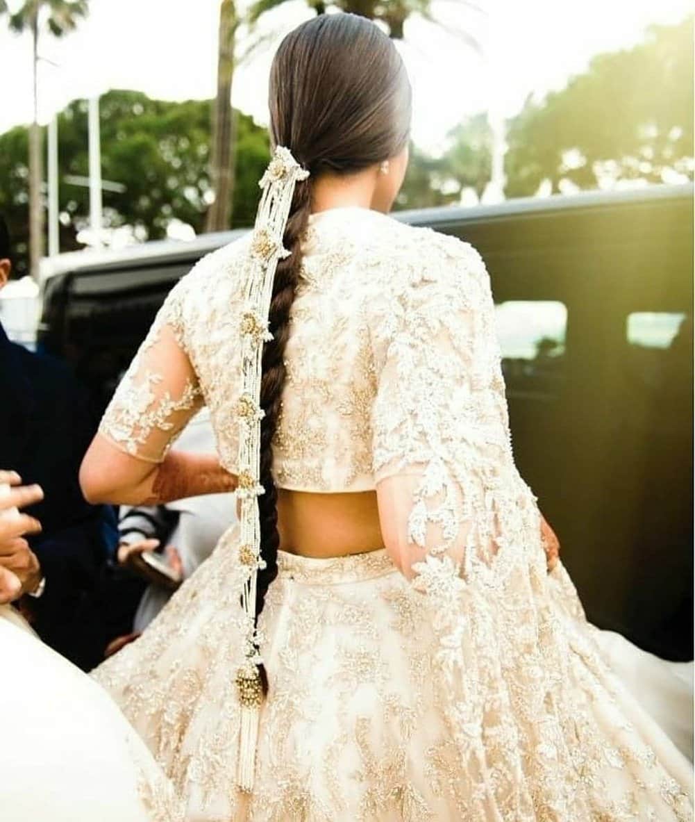 sonam kapoor appearance at cannes without mangalsutra