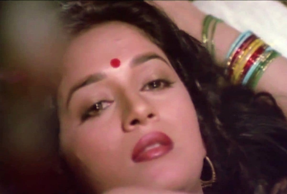 unknown facts of madhuri dixitand vinod khanna film dayavan