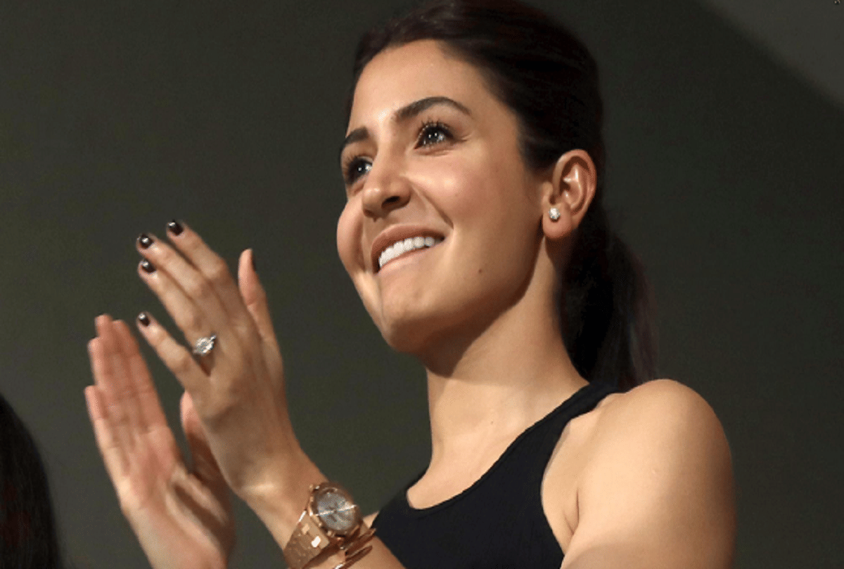 Anushka Sharma Roaming Cardiff Alone While Virat Kohli Is Busy practising For The Match