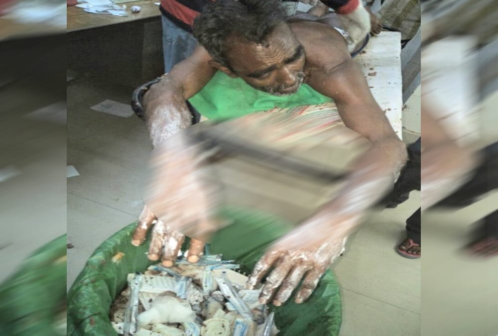 Drunk youths throw shopkeeper into Boiling oil in nainital