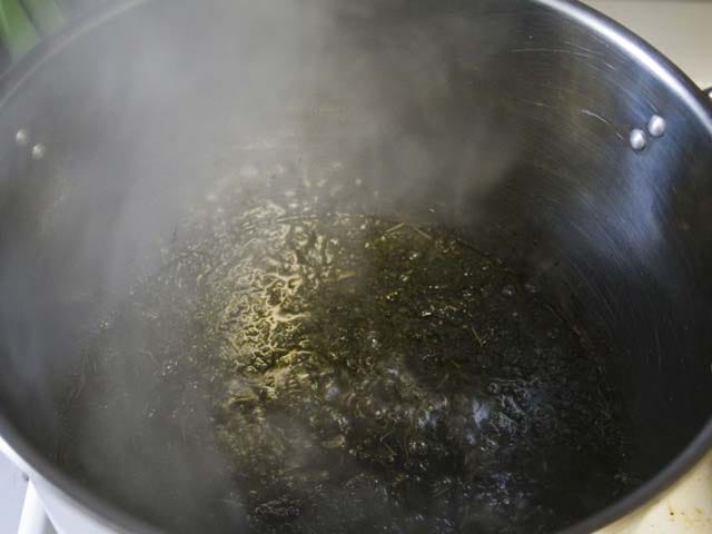 Drunk youths throw shopkeeper into Boiling oil in nainital