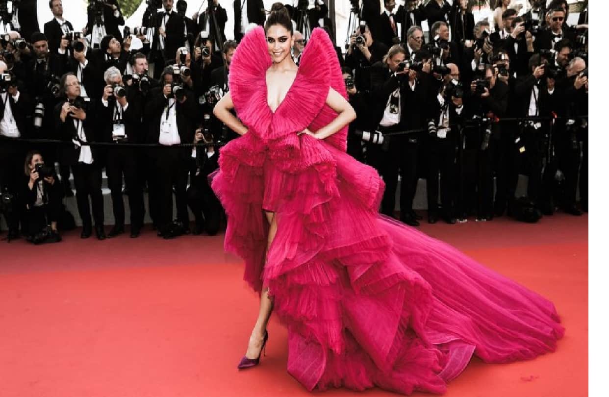 ranveer singh comment on deepika padukone tongue out pic at cannes 2018