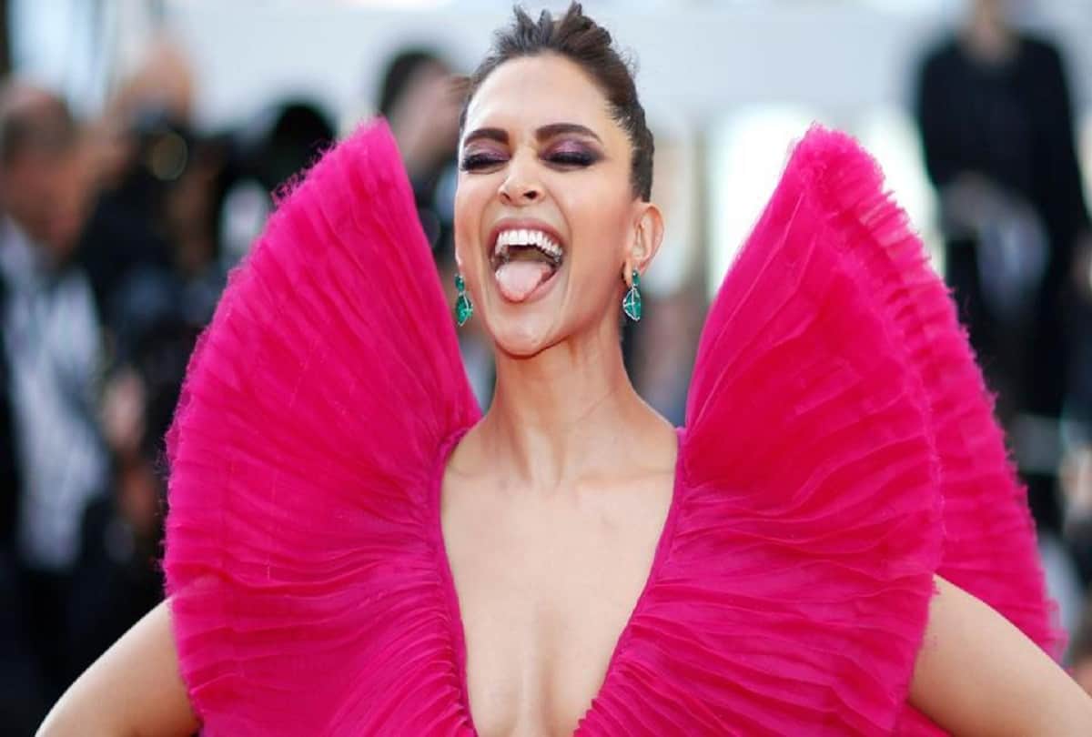ranveer singh comment on deepika padukone tongue out pic at cannes 2018