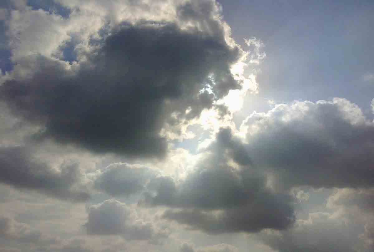 Increasing air pressure, storm will come