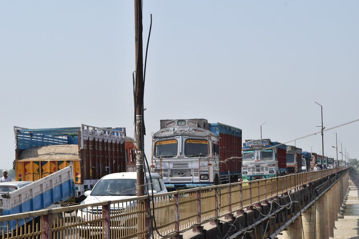 मिर्जापुर औराई मार्ग पर दस घंटे तक लगा रहा जाम