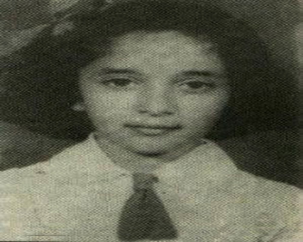 birthday girl madhuri dixit childhood unseen pictures