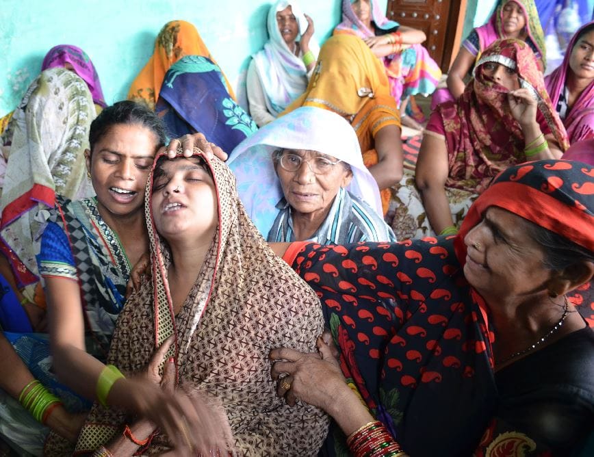 agra army soldiers fighting for enemies till the last breath