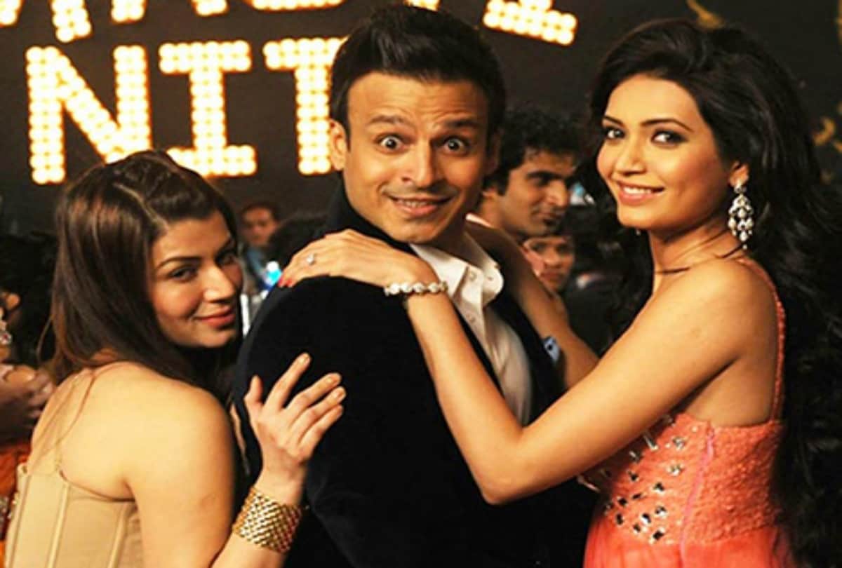 10 Bollywood Celebs Who Are In Relationship After Marriage in movies